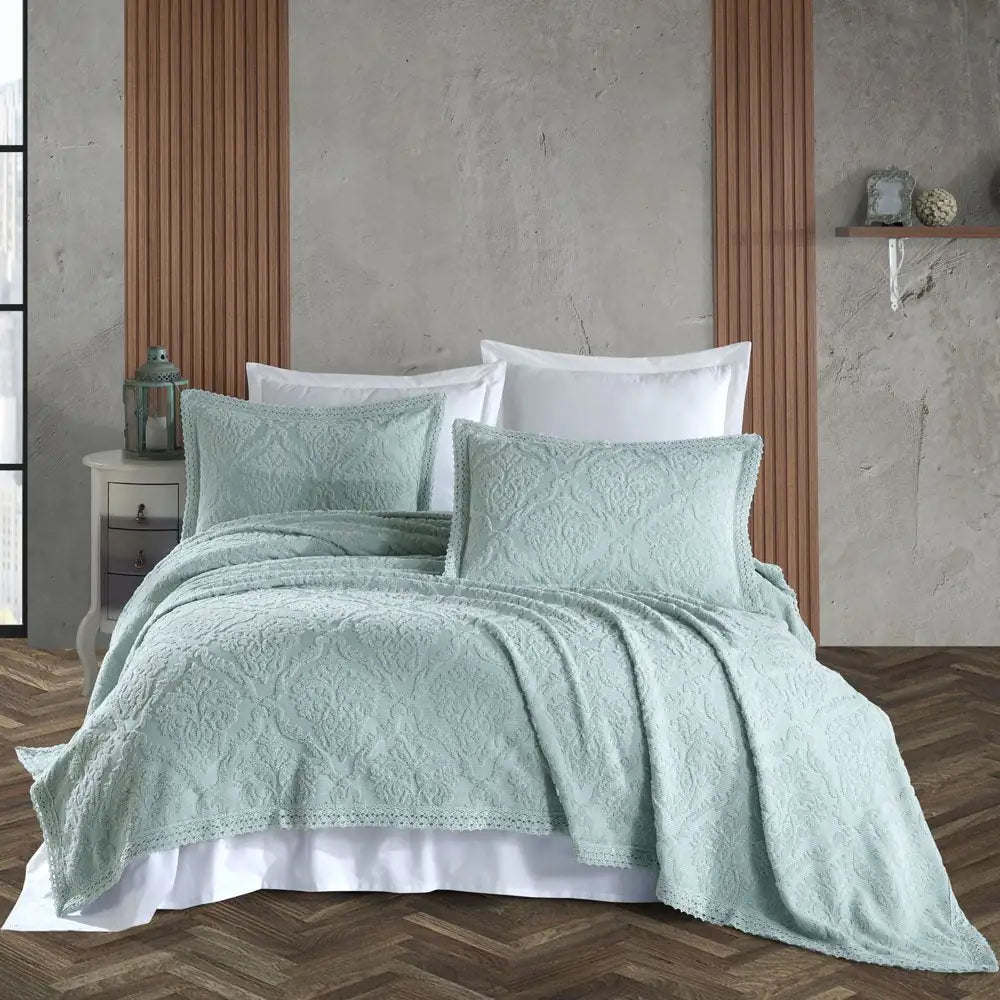 Royal Green Luxurious Bedspread